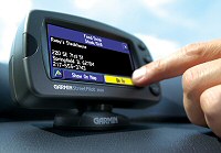 Ber�hrungsempfindlicher Farbbildschirm (Touchscreen) - anklicken, um dieses Bild noch gr��er zu sehen... (700 KB) zu sehen